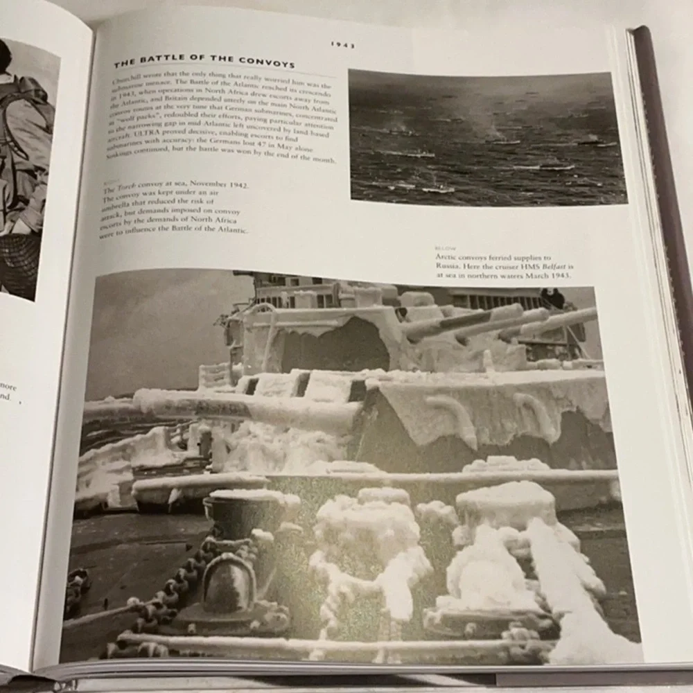 World War II in Photographs - Black Hardcover
